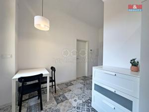 Pronájem bytu 2+kk, Praha - Karlín, Sokolovská, 42 m2