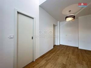 Pronájem bytu 2+kk, Praha - Karlín, Sokolovská, 42 m2