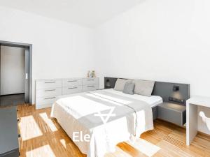 Pronájem bytu 3+kk, Hradec Králové, Šafaříkova, 100 m2