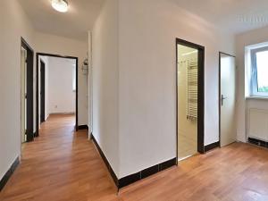 Prodej bytu 2+1, Dobřany, Stromořadí, 59 m2