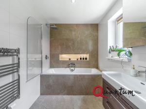 Prodej rodinného domu, Praha - Uhříněves, U Nadýmače, 177 m2