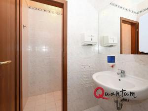 Prodej obchodního prostoru, Praha - Nusle, Slavojova, 149 m2