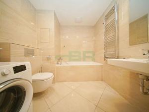 Pronájem bytu 2+kk, Praha - Vysočany, Sokolovská, 52 m2