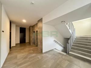 Pronájem bytu 2+kk, Praha - Vysočany, Sokolovská, 52 m2
