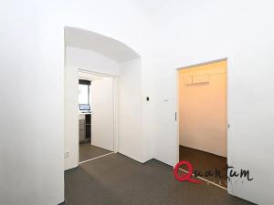 Pronájem obchodního prostoru, Praha - Smíchov, Arbesovo náměstí, 35 m2