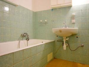 Pronájem bytu 1+kk, Praha - Vinohrady, Londýnská, 35 m2