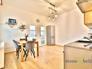 Prodej bytu 2+1, Praha - Smíchov, Pod tratí, 76 m2