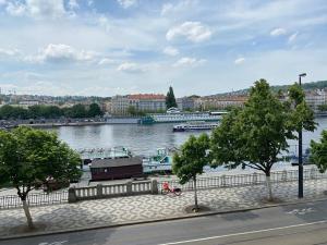 Prodej bytu 2+kk, Praha, Rašínovo nábřeží, 52 m2