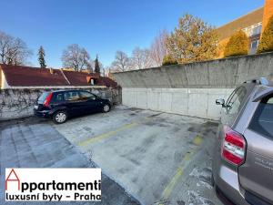 Pronájem garážového stání, Praha - Uhříněves, Vlasty Průchové, 12 m2