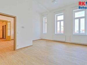 Pronájem bytu 2+kk, Český Brod, nám. Arnošta z Pardubic, 61 m2