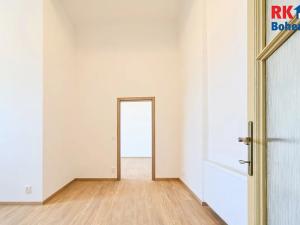 Pronájem bytu 2+kk, Český Brod, nám. Arnošta z Pardubic, 61 m2