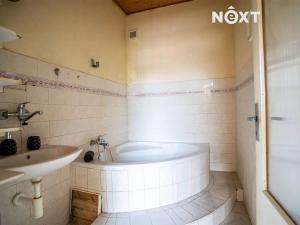 Prodej rodinného domu, Jaroměř, Na Kameni, 350 m2