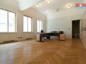Prodej historického objektu, Praha - Smíchov, Kartouzská, 664 m2