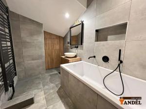 Prodej bytu 3+1, Havířov, Hlavní třída, 91 m2
