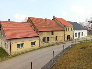 Prodej komerční nemovitosti, Vykáň, 450 m2