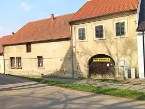 Prodej komerční nemovitosti, Vykáň, 450 m2