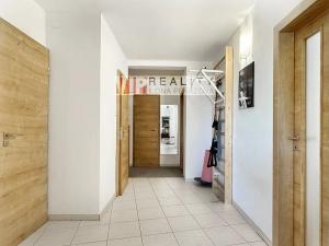 Prodej bytu 3+1, Rosice, Komenského náměstí, 82 m2