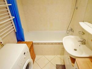 Pronájem bytu 3+kk, Praha - Řepy, Bazovského, 69 m2