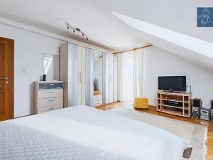 Prodej rodinného domu, Dubí, Dlouhá, 234 m2