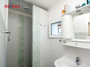 Pronájem bytu 4+1, Praha - Újezd nad Lesy, Hrádková, 98 m2