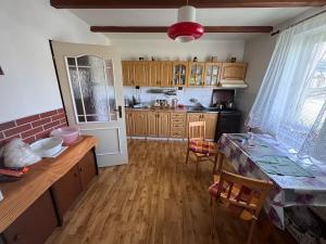 Prodej rodinného domu, Mikulovice, Hlucholazská, 250 m2