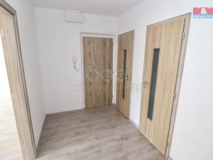 Prodej bytu 2+1, Karlovy Vary, Brigádníků, 55 m2