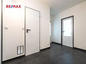 Pronájem bytu 3+kk, Praha - Kobylisy, Formánkova, 65 m2