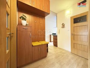 Prodej bytu 3+1, Karlovy Vary - Stará Role, Okružní, 64 m2