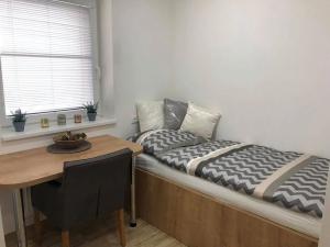 Pronájem bytu 1+kk, Zlín, Vejvanovská, 20 m2