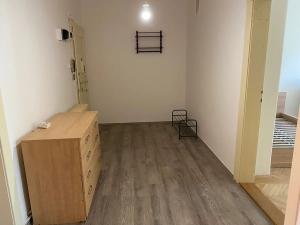 Pronájem bytu 3+1, Praha - Podolí, Brabcova, 93 m2