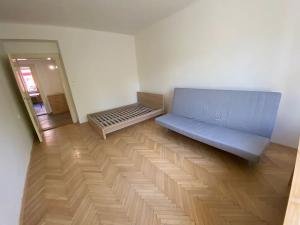 Pronájem bytu 3+1, Praha - Podolí, Brabcova, 93 m2