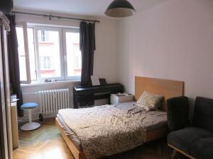 Pronájem bytu 1+kk, Praha - Holešovice, V háji, 31 m2