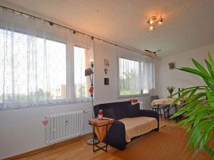 Pronájem bytu 2+kk, Praha - Kobylisy, Jelínkova, 48 m2