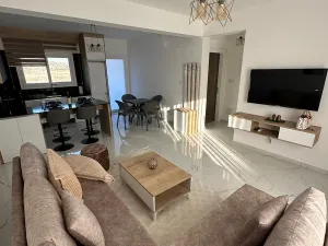 Pronájem bytu 2+kk, Trikomo, Kypr, 54 m2