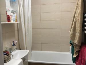 Pronájem bytu 1+1, Praha - Troja, Krynická, 29 m2