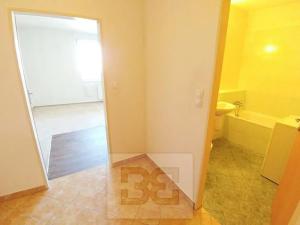 Pronájem bytu 1+kk, Praha - Vysočany, Poděbradská, 39 m2