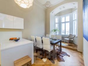 Pronájem bytu 4+1, Praha - Smíchov, 133 m2