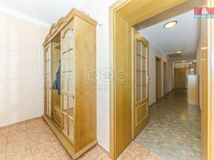Prodej bytu 5+1, Praha - Horní Počernice, Dobrošovská, 149 m2