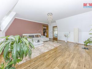 Prodej bytu 5+1, Praha - Horní Počernice, Dobrošovská, 149 m2