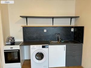 Pronájem bytu 1+kk, Praha - Vinohrady, Šafaříkova, 41 m2