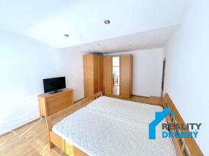 Pronájem bytu 2+1, Děčín, Oblouková, 64 m2