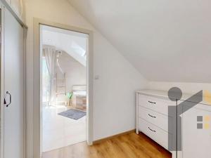 Prodej rodinného domu, Vinařice, 269 m2