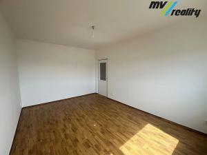 Prodej bytu 2+1, Milovice, Krátká, 46 m2