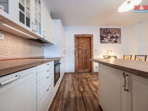 Prodej rodinného domu, Bzová, 173 m2