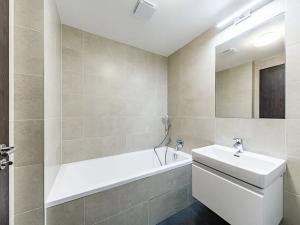 Pronájem bytu 3+kk, Praha - Hlubočepy, Wassermannova, 70 m2