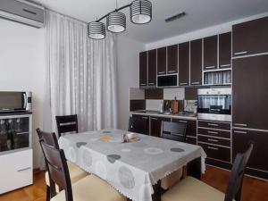 Prodej bytu 3+1, Petrovac, Černá Hora, 79 m2
