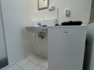 Pronájem bytu 1+kk, Praha - Háje, Hviezdoslavova, 18 m2