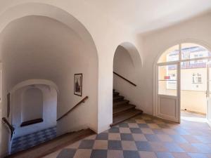Pronájem bytu 2+1, Praha - Malá Strana, Mostecká, 68 m2