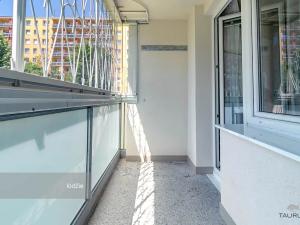 Pronájem bytu 1+kk, Plzeň, Tachovská, 27 m2