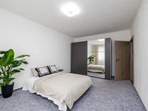 Prodej bytu 2+1, Plzeň, Sokolovská, 57 m2